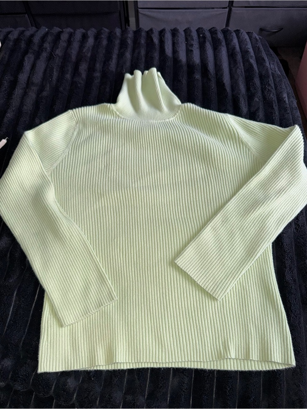 Taylor Marc green ribbed turtleneck size XL